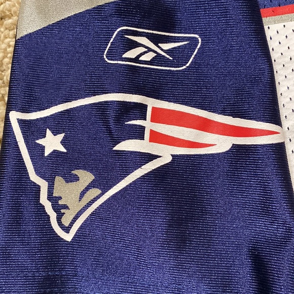 Youth Tom Brady Patriots Jersey Medium ( 10-12) - Picture 8 of 8